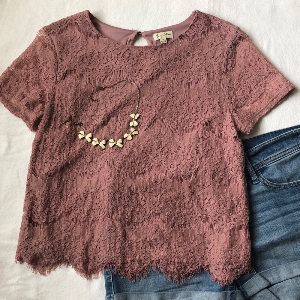Lace pattern crop top